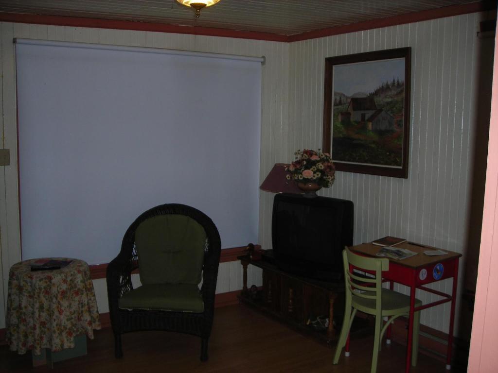 Gite Des Hauteurs Et Cafe De La Place Saint Zenon Номер фото